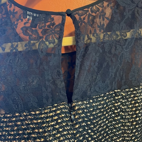 The Limited Dress Black & Gold - Picture 4 of 7